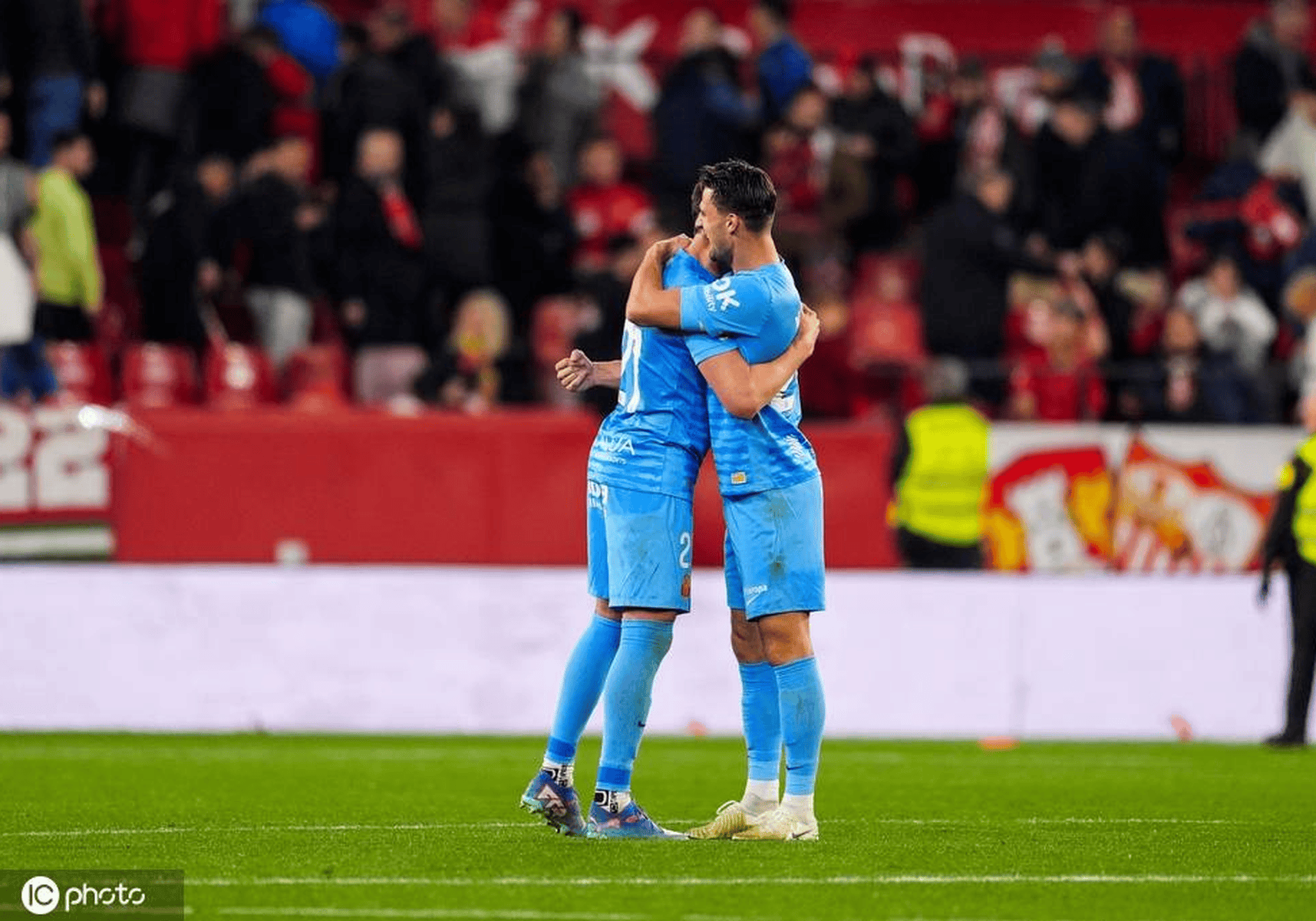 最后时刻马卡比特拉维夫备战欧超杯,更衣室发声细节流出,引发热议,身体对抗强度拉满 最后时刻马卡比特拉维夫备战欧超杯,更衣室发声细节流出,引发热议,身体对抗强度拉满