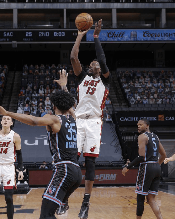 德罗巴迎来五赛季高光表现,热火球迷沸腾!的简单介绍 德罗巴迎来五赛季高光表现,热火球迷沸腾!的简单介绍