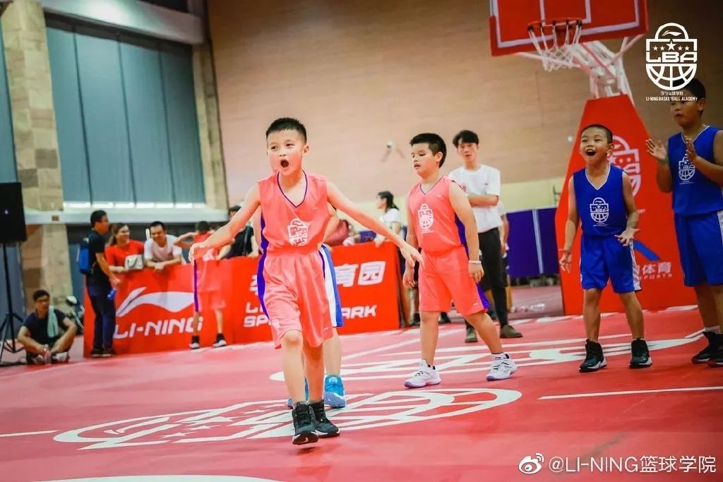 黑白体育直播-包含Ning在加拿大队比赛中大胜，势不可挡引发热议！的词条